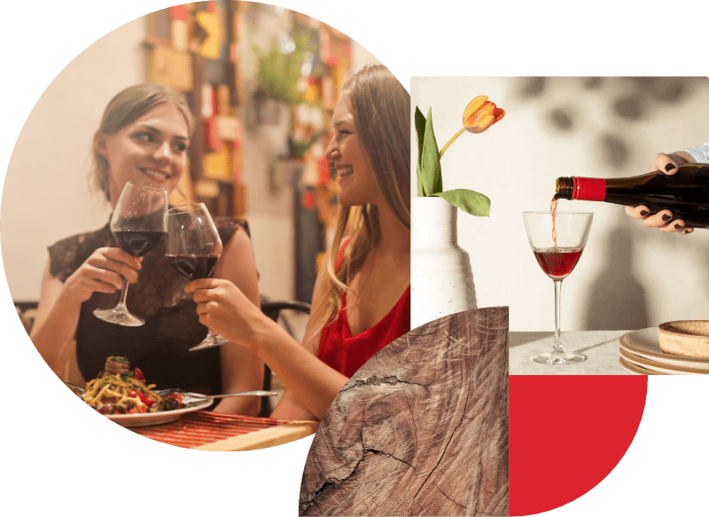 2 φίλες διασκεδάζουν πίνοντας κρασί